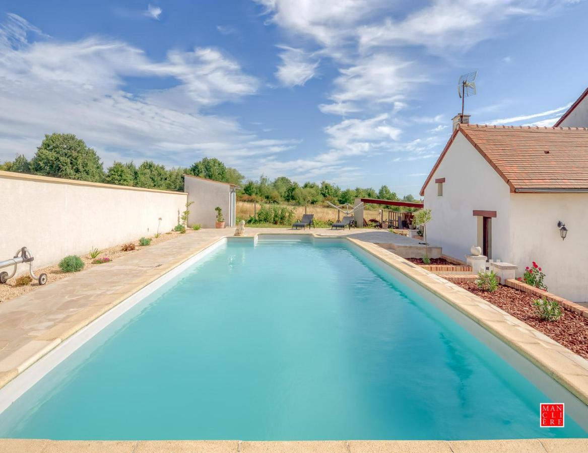 Châtellerault Maison Blanche Piscine Et Petit Dejeuner מראה חיצוני תמונה