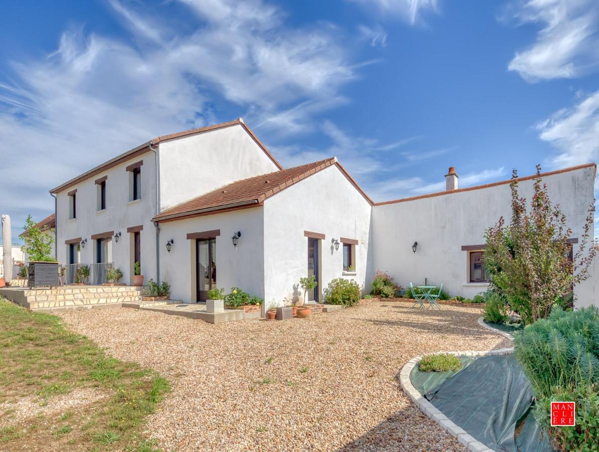 Châtellerault Maison Blanche Piscine Et Petit Dejeuner מראה חיצוני תמונה
