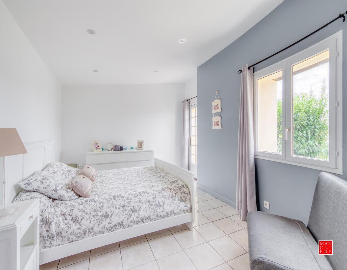 Châtellerault Maison Blanche Piscine Et Petit Dejeuner מראה חיצוני תמונה