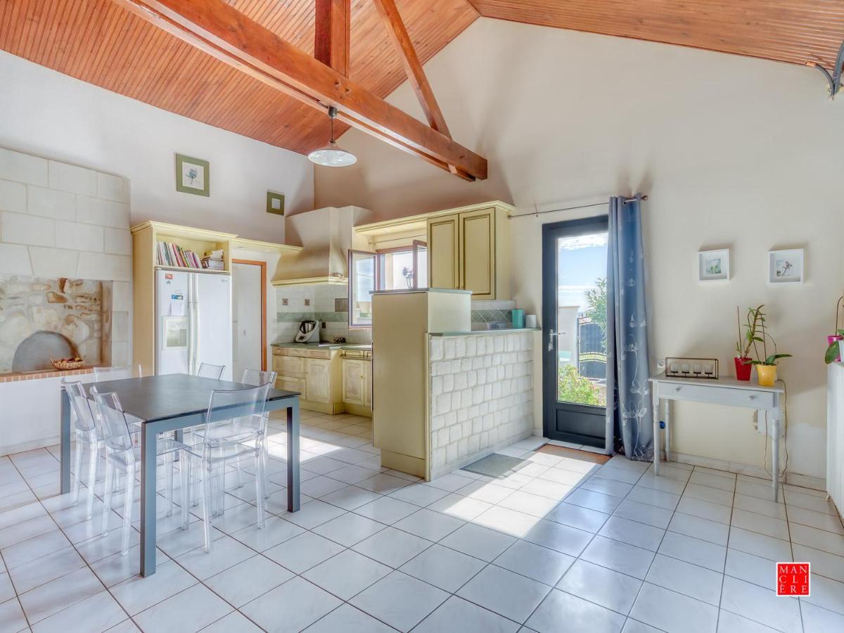 Châtellerault Maison Blanche Piscine Et Petit Dejeuner מראה חיצוני תמונה
